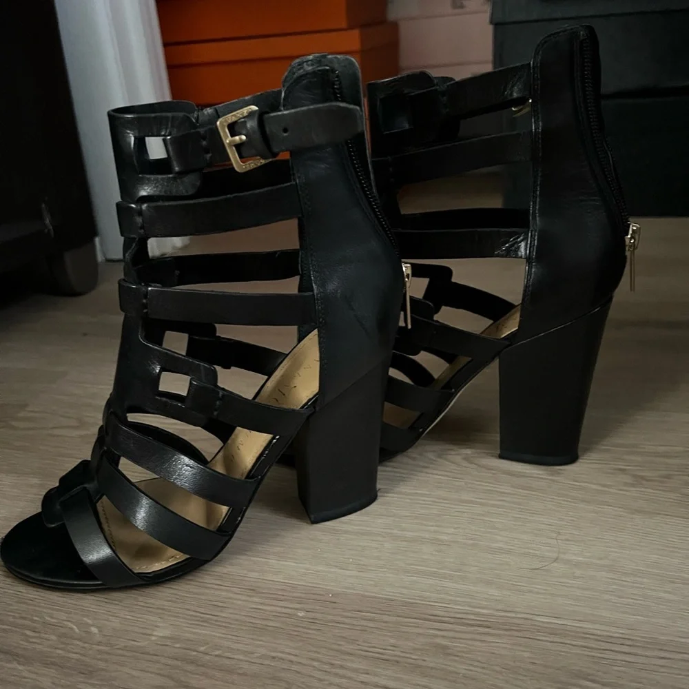 Shoes - Picture 3 of 6